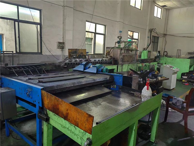 汽車防撞梁桿全自動化淬火機(jī)床